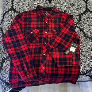 O’Neil glacier plaid Sz Lg. Red and Navy. New with tags.